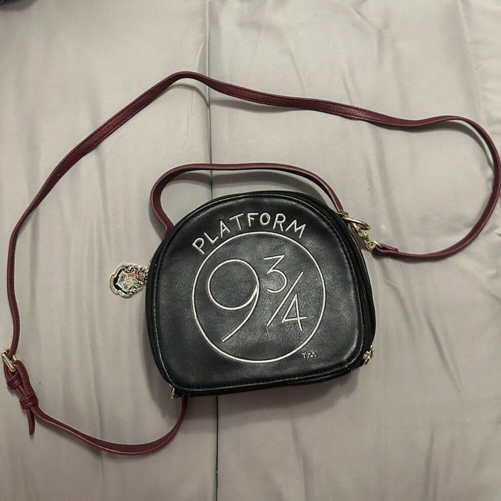 Used Harry Potter Platform 9 3/4 Purse